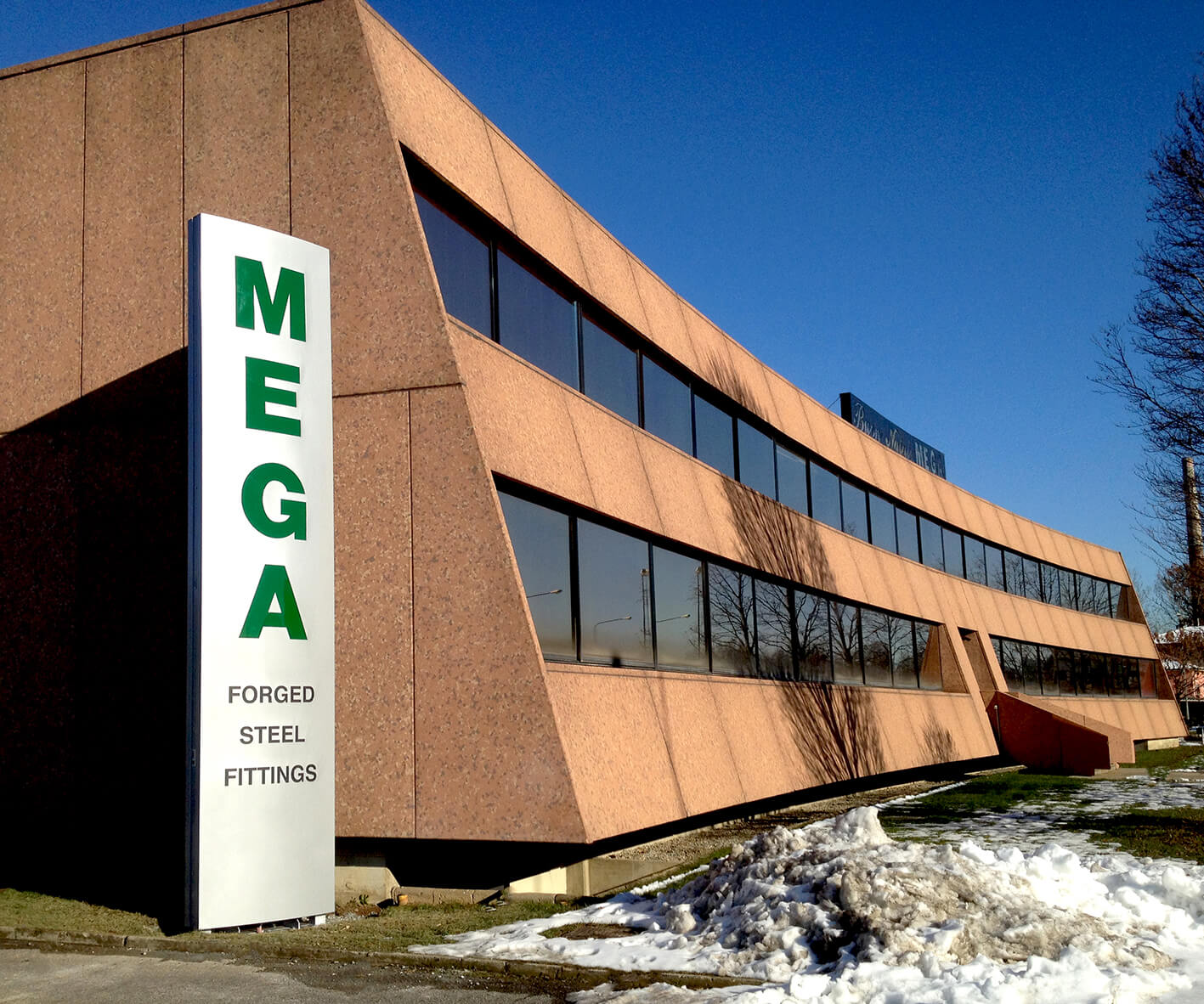 totem pubblicitari per esterno